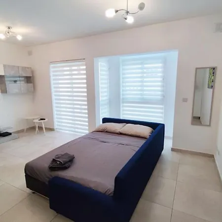 Apartament Modern In *